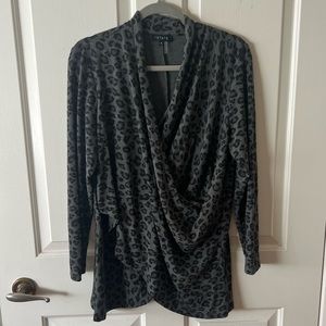 Leopard print grey light sweater 1x NWOT